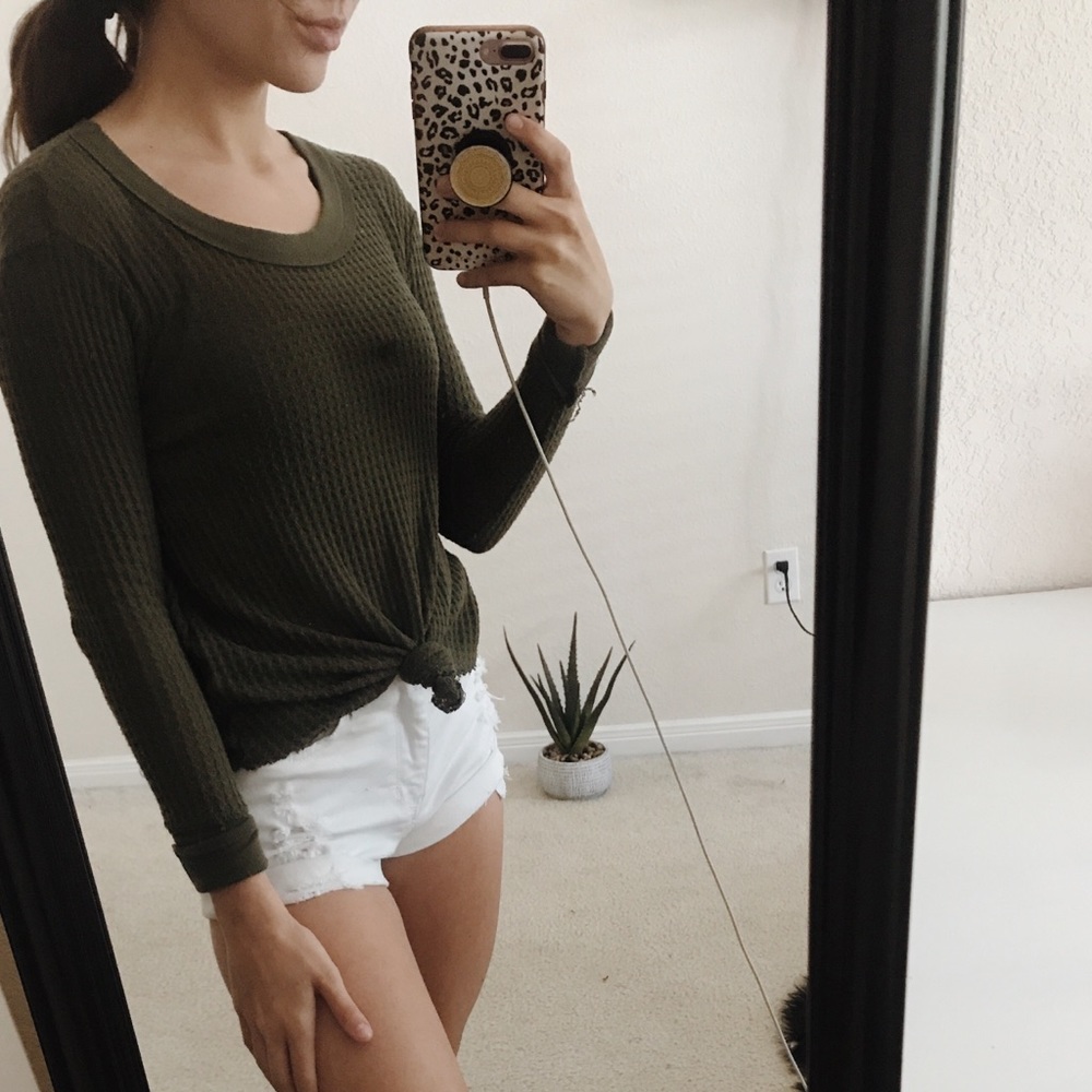 Sweater🤍 - Picture 2 of 2